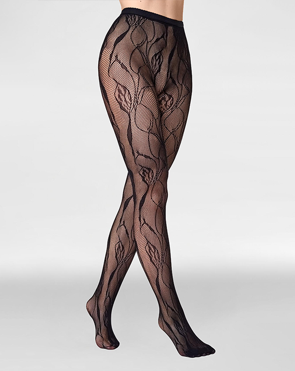 Crne mrežaste hulahopke sa cvetnim uzorcima na beloj pozadini.