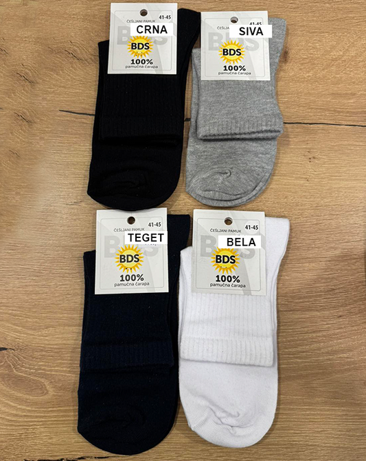 Sportske čarape u crnoj, sivoj, teget i beloj boji.