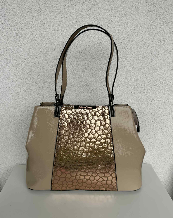 Torba sa printom na sredini